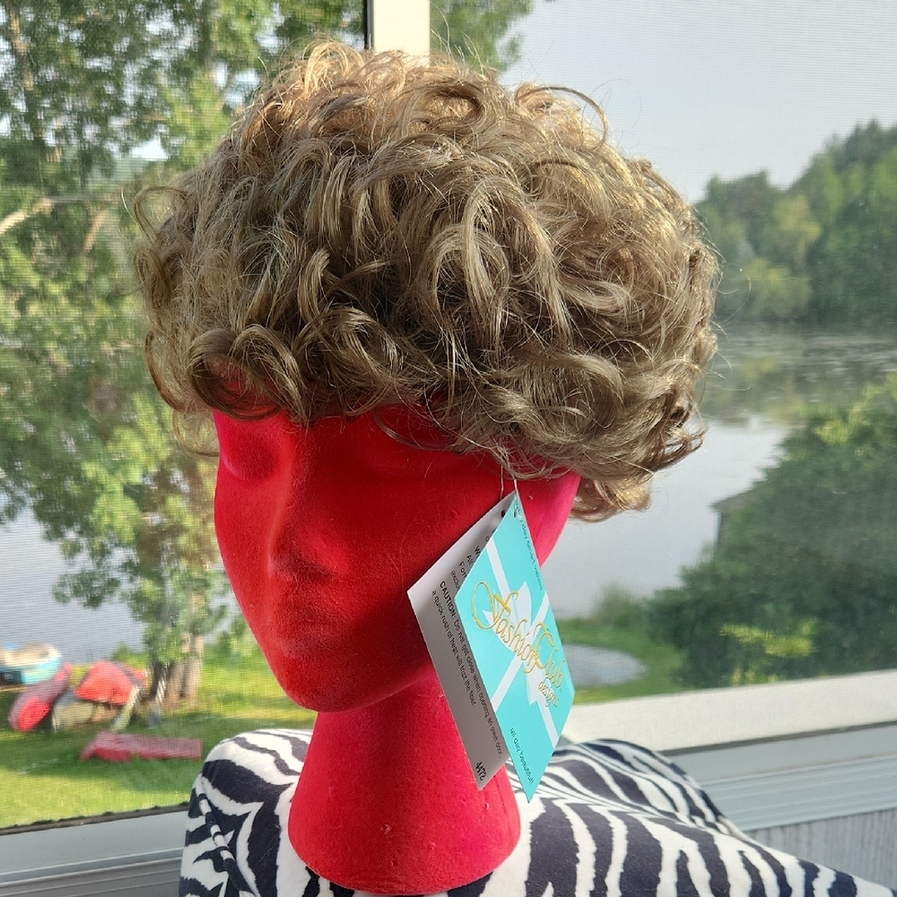Vintage Fashion Club Designs Short Curly Wig Esteem 14 Large